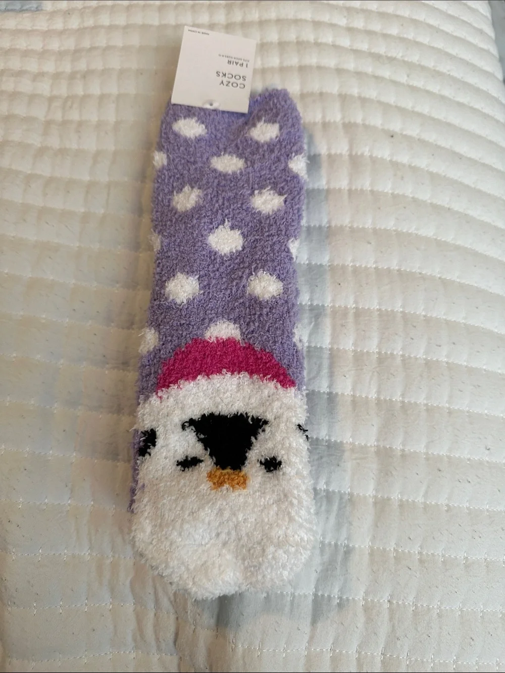 Kohl's Lavender Polka Dot Fuzzy Penguin Socks